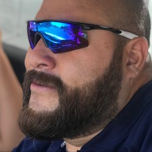 Meet your Posher, Adrian